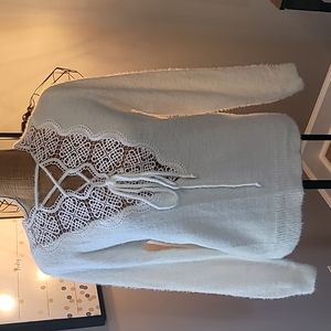 En Creme Brand Sweater NWT